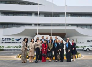 DH VIỆT NAM tham quan khu công nghiệp Deep C